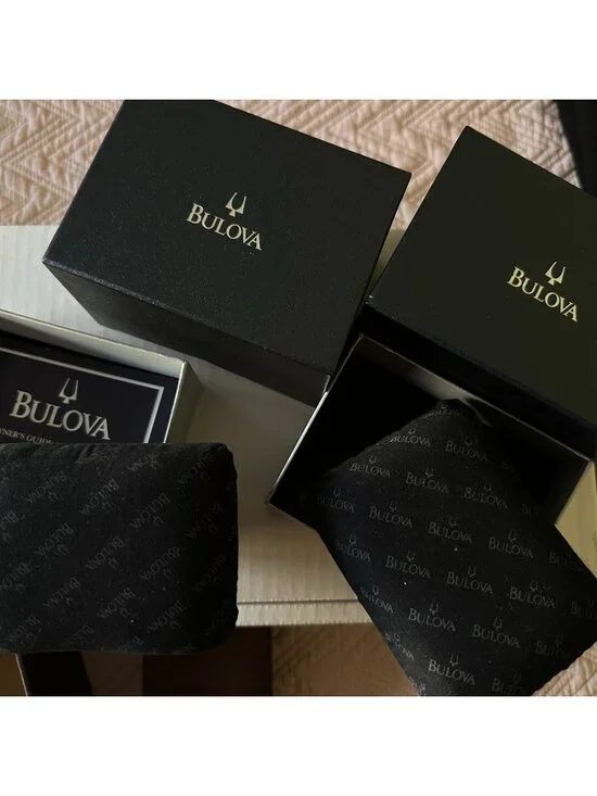 3 EMPTY designer watch boxes Bulova and Michael Kors - Picture 4 of 5